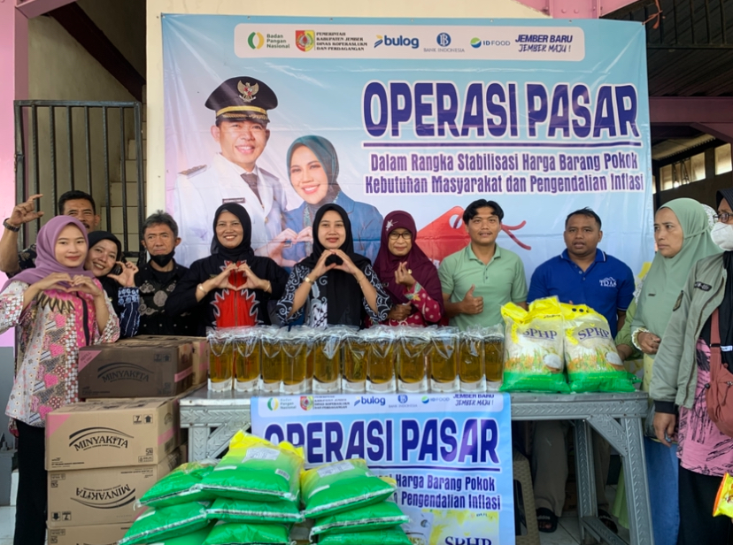 Operasi Pasar di Pasar Kreongan Diserbu Warga, Beras SPHP dan Minyak Goreng Ludes Terjual