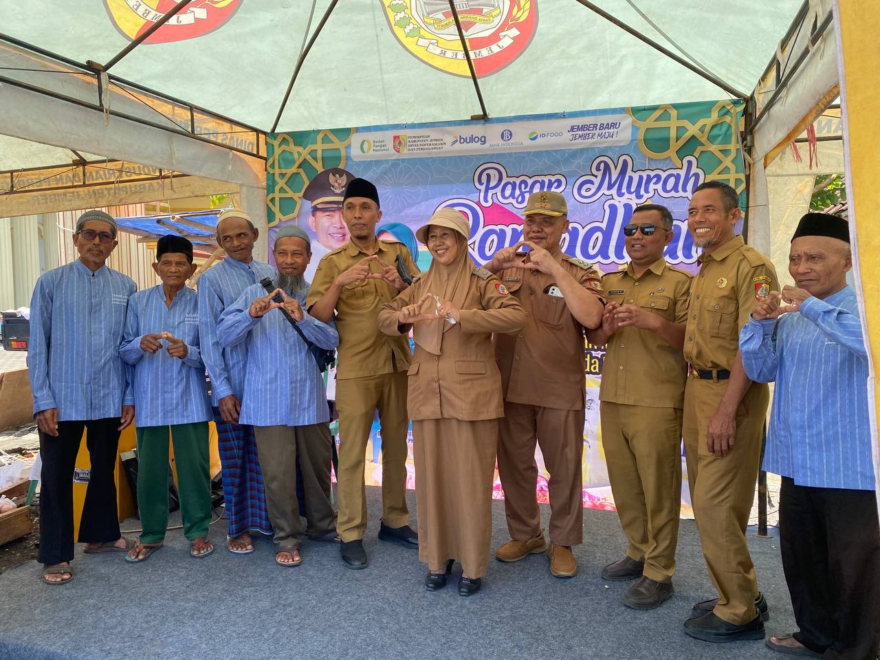 Jaga Dompet Rakyat, Diskopumdag Jember Guyur Bahan Pokok Murah di Balung