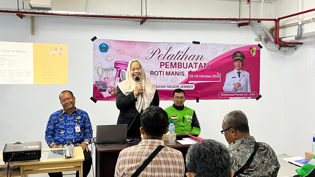 Diskopum Jember Selenggarakan Dua Pelatihan UMKM untuk Keluarga Ojek Online