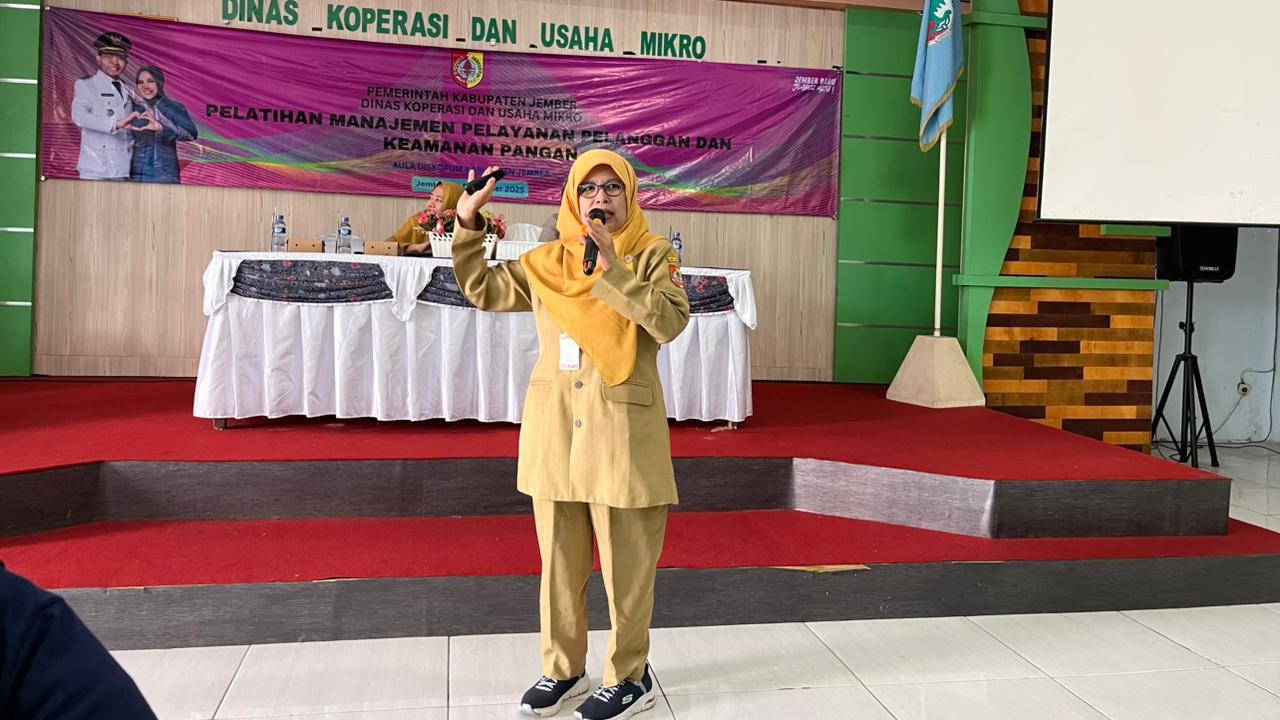 Tingkatkan Kualitas PKL Kuliner, Diskopum Jember Gelar Pelatihan Pelayanan dan Keamanan Pangan
