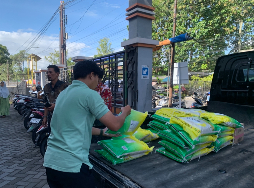Operasi Pasar di Pasar Kreongan Diserbu Warga, Beras SPHP dan Minyak Goreng Ludes Terjual