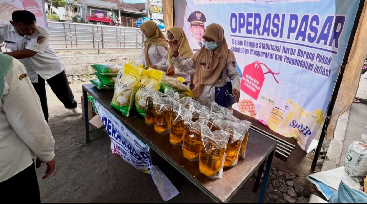 Operasi Pasar di Kelurahan Mangli, Ikhtiar Pemkab Jember Jaga Stabilitas Harga Bahan Pokok