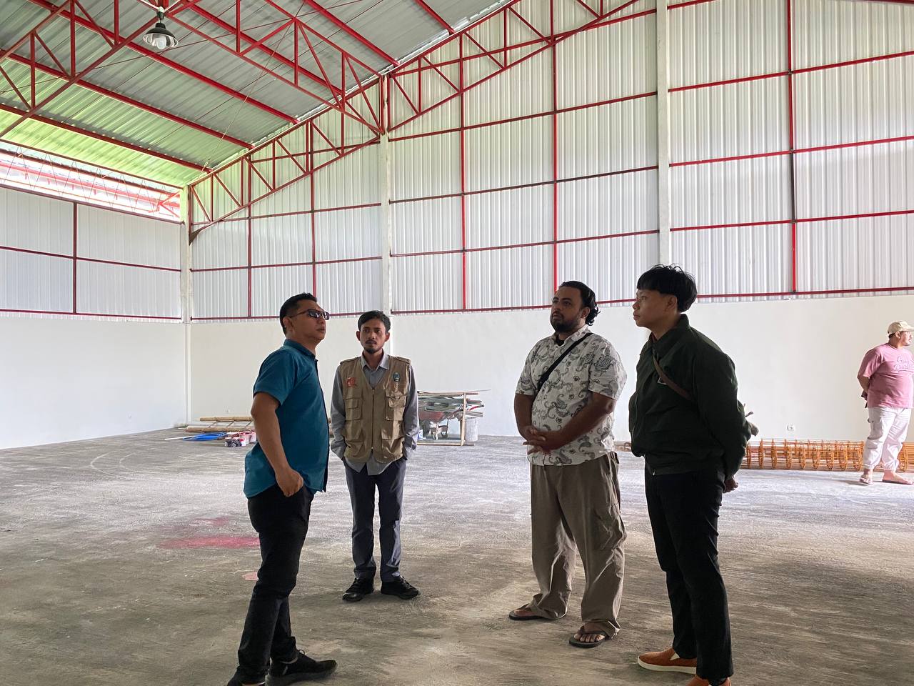 Diskopukmdag Jember Monitoring Pembangunan Gerai Koperasi Desa Merah Putih di Ajung