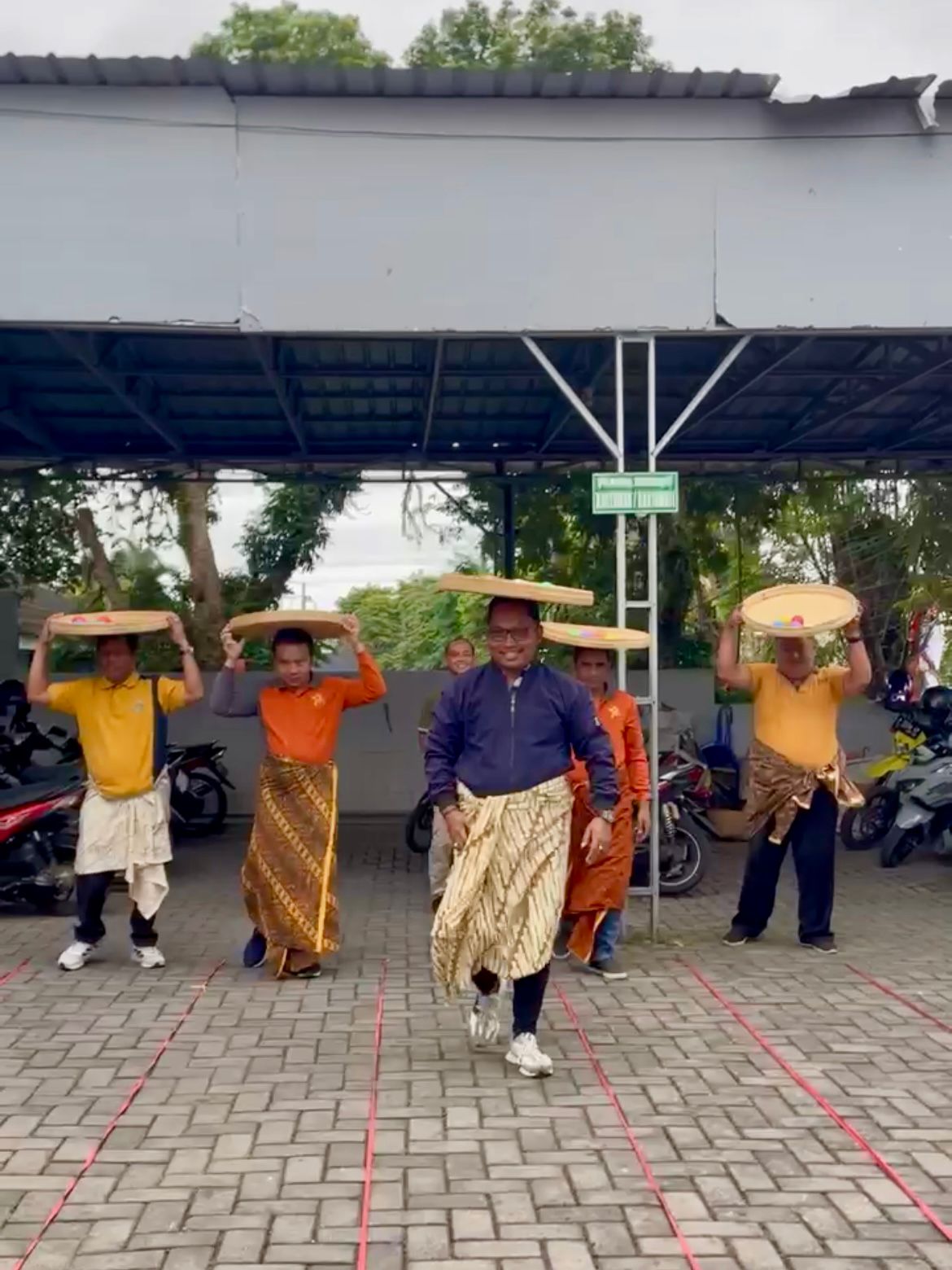Meriahkan Bulan Kemerdekaan, Diskopum Jember Gelar Lomba Agustusan Penuh Semangat dan Kekompakan