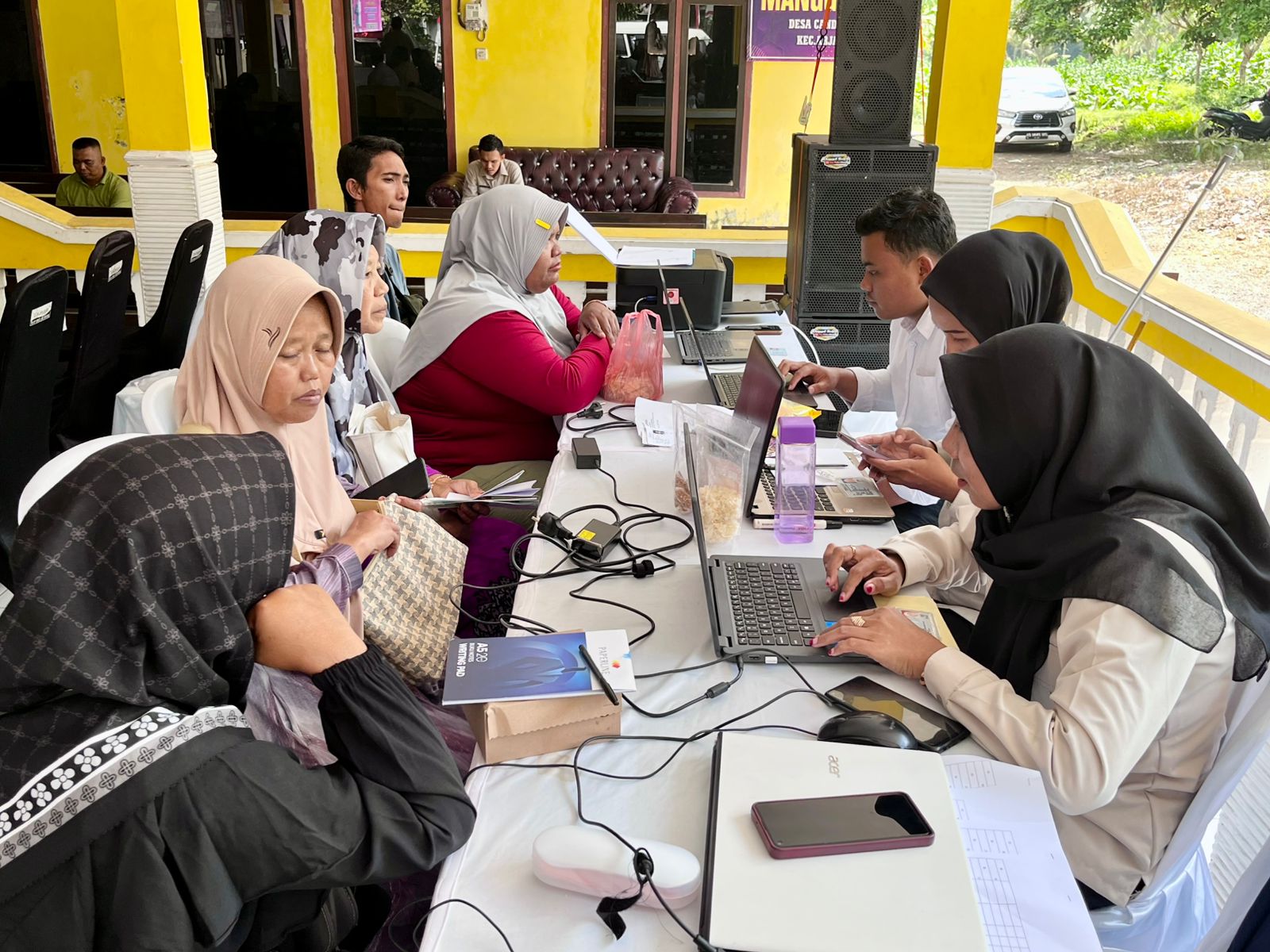 Bunga Desaku ke-4: Dinas Koperasi dan Usaha Mikro Kabupaten Jember Hadirkan Pelayanan Legalitas On The Spot di Desa Candijati, Arjasa