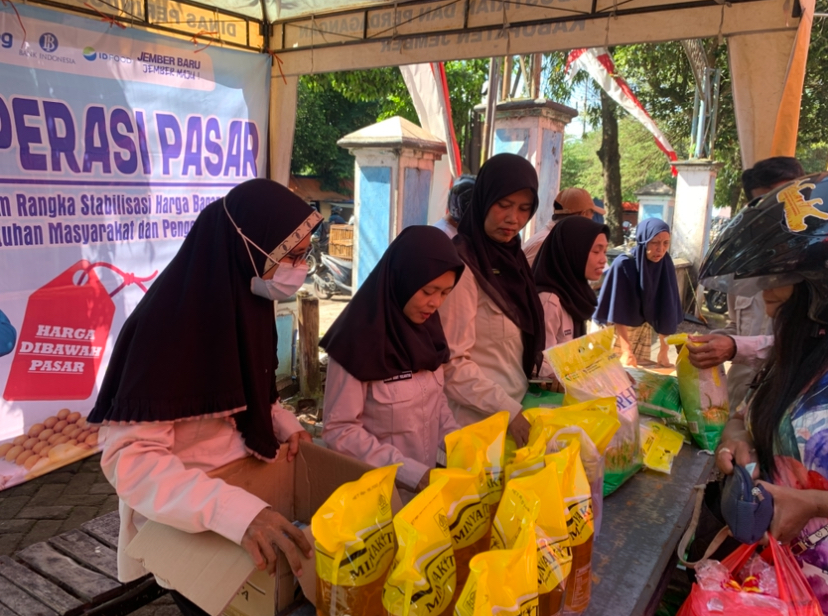 Siasat Jember Tekan Inflasi, Operasi Pasar Tegal Besar Diserbu Warga Jelang Lebaran