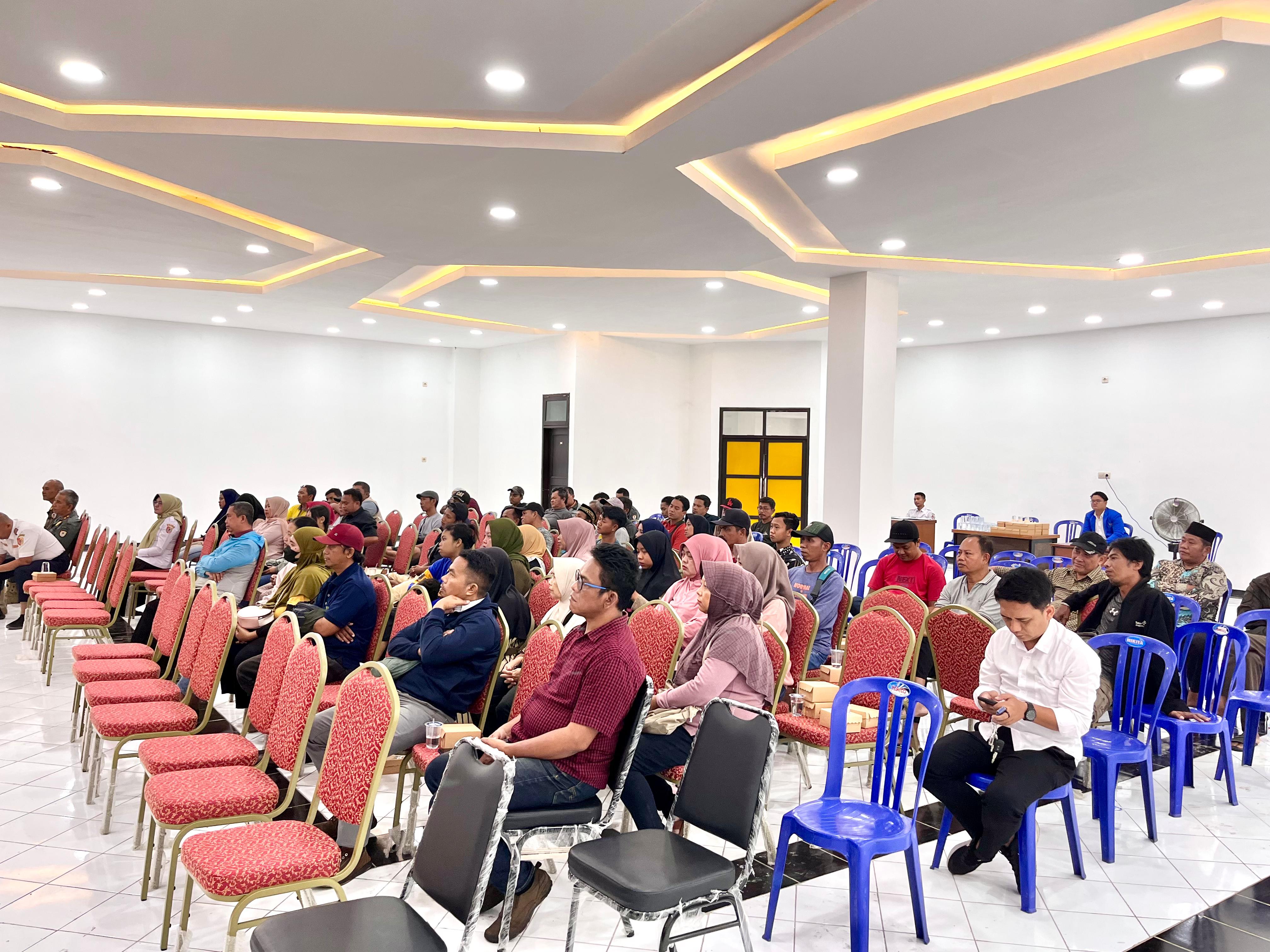 Diskopum Jember Gelar Rapat Koordinasi Penataan PKL Sekitar Alun-Alun di Gedung Jember Nusantara