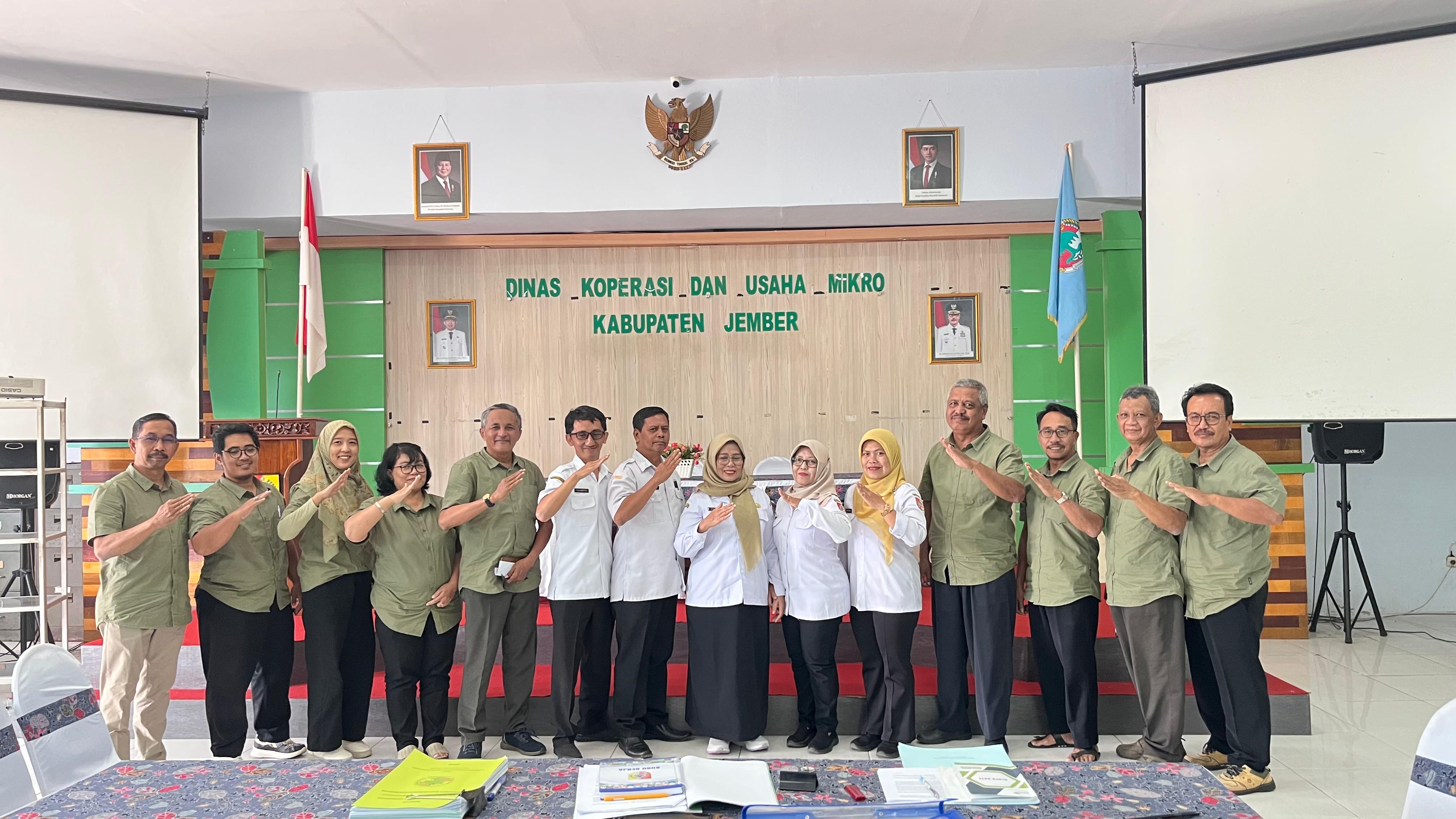 Uji Kelayakan dan Kepatutan Pengurus dan Pengawas Koperasi di Aula Dinas Koperasi dan Usaha Mikro Kabupaten Jember