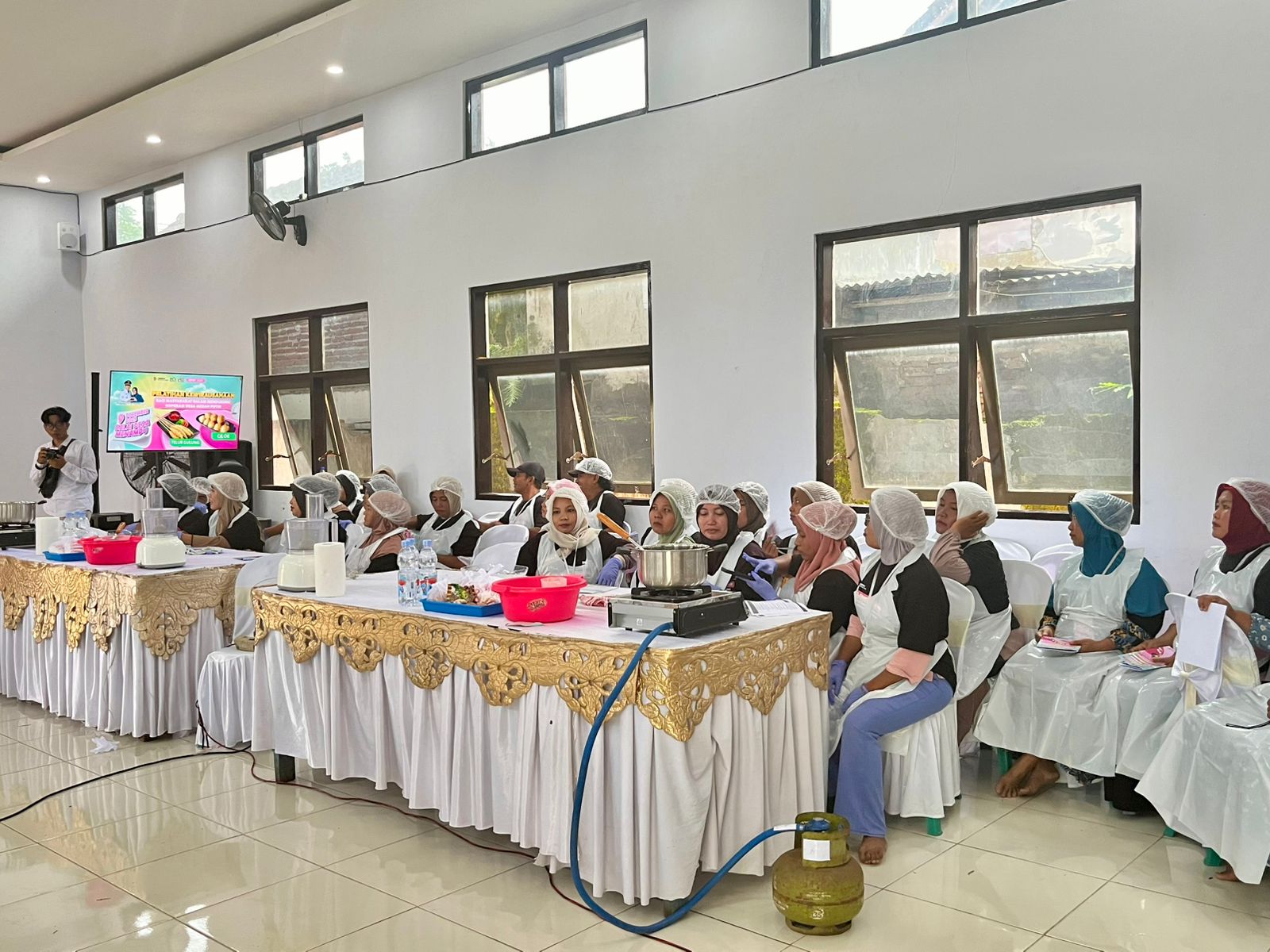 Pelatihan Kewirausahaan dalam Mendukung Koperasi Merah Putih Digelar di Desa Menampu, Gumukmas