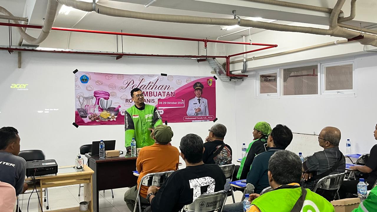 Diskopum Jember Selenggarakan Dua Pelatihan UMKM untuk Keluarga Ojek Online