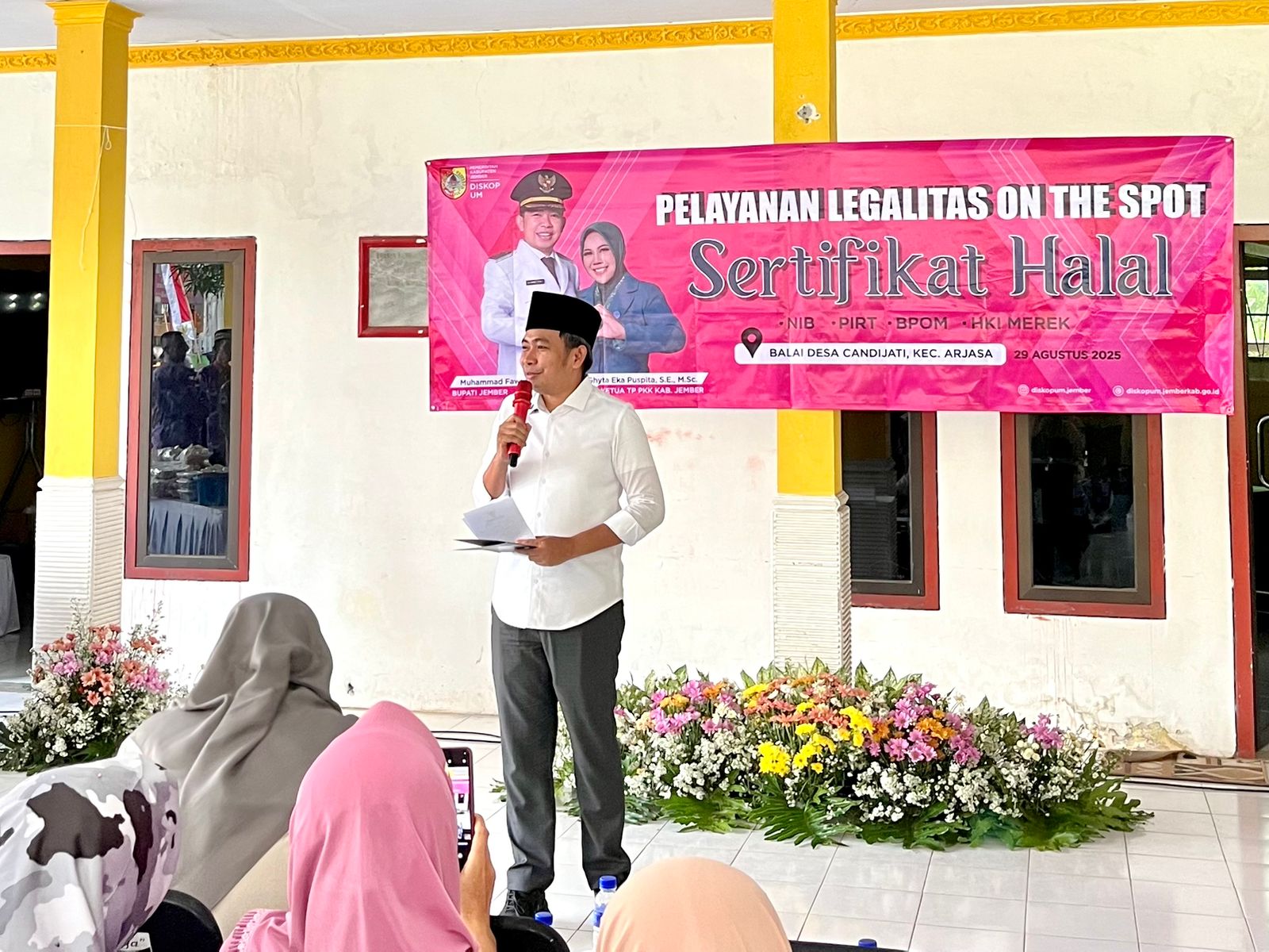 Bunga Desaku ke-4: Dinas Koperasi dan Usaha Mikro Kabupaten Jember Hadirkan Pelayanan Legalitas On The Spot di Desa Candijati, Arjasa