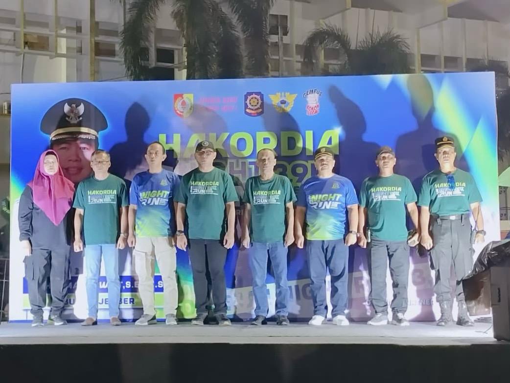 Diskopum Jember Berpartisipasi dalam Hakordia Fun Night Run 2025 di Alun-Alun Jember