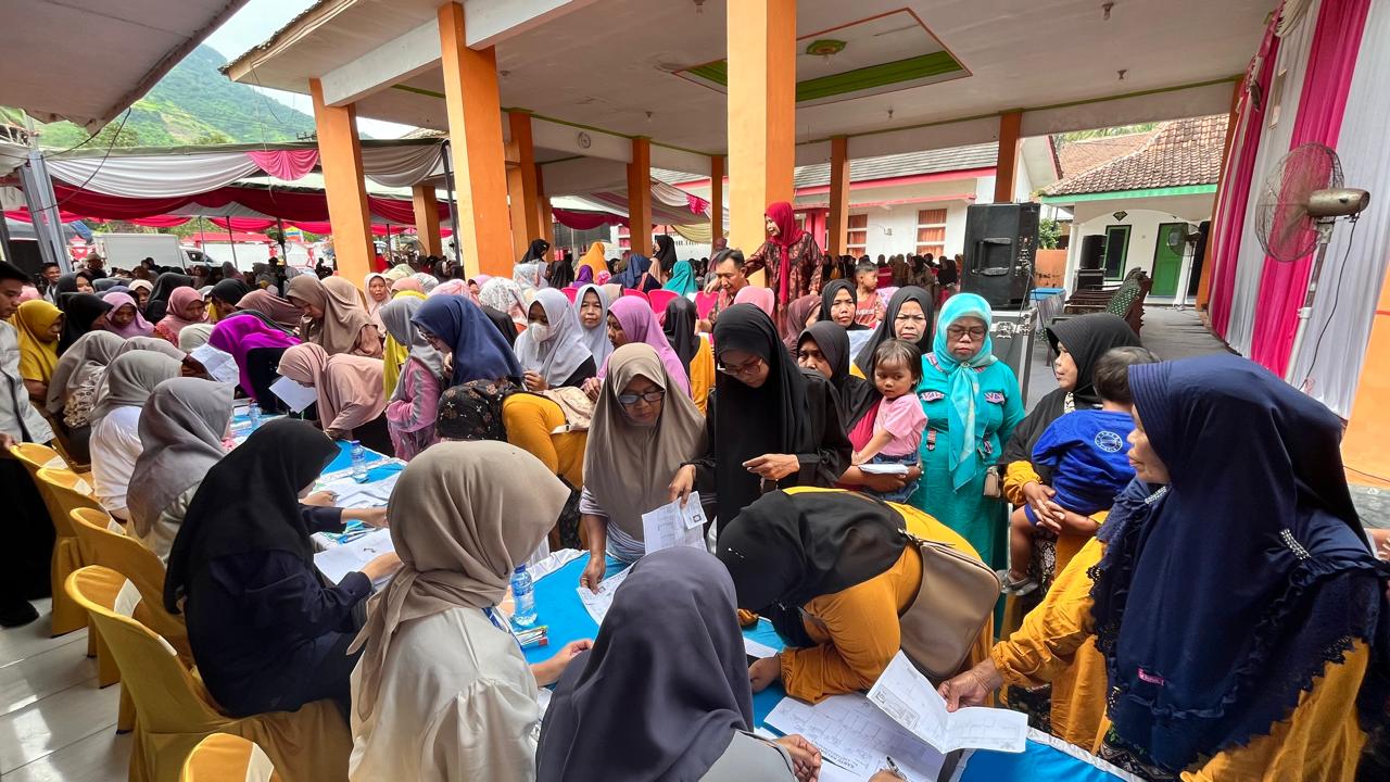 Bunga Desaku di Tempurejo: Silaturahmi Bupati Jember Bersama UMKM, PKL, dan Mlijo