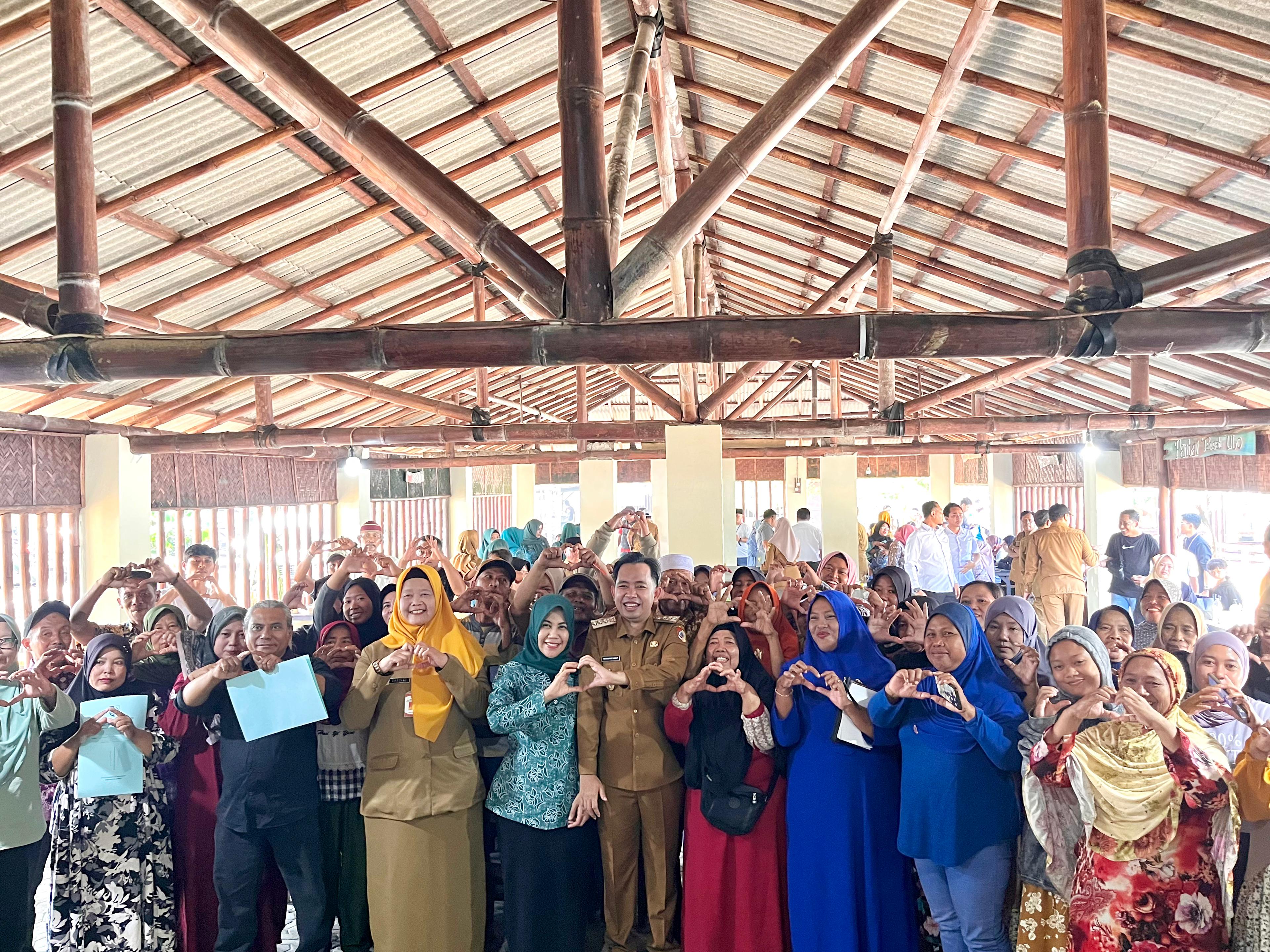Dinas Koperasi dan Usaha Mikro Kabupaten Jember Gelar Pelayanan Legalitas Usaha  On The Spot di Desa Sumberejo, Ambulu