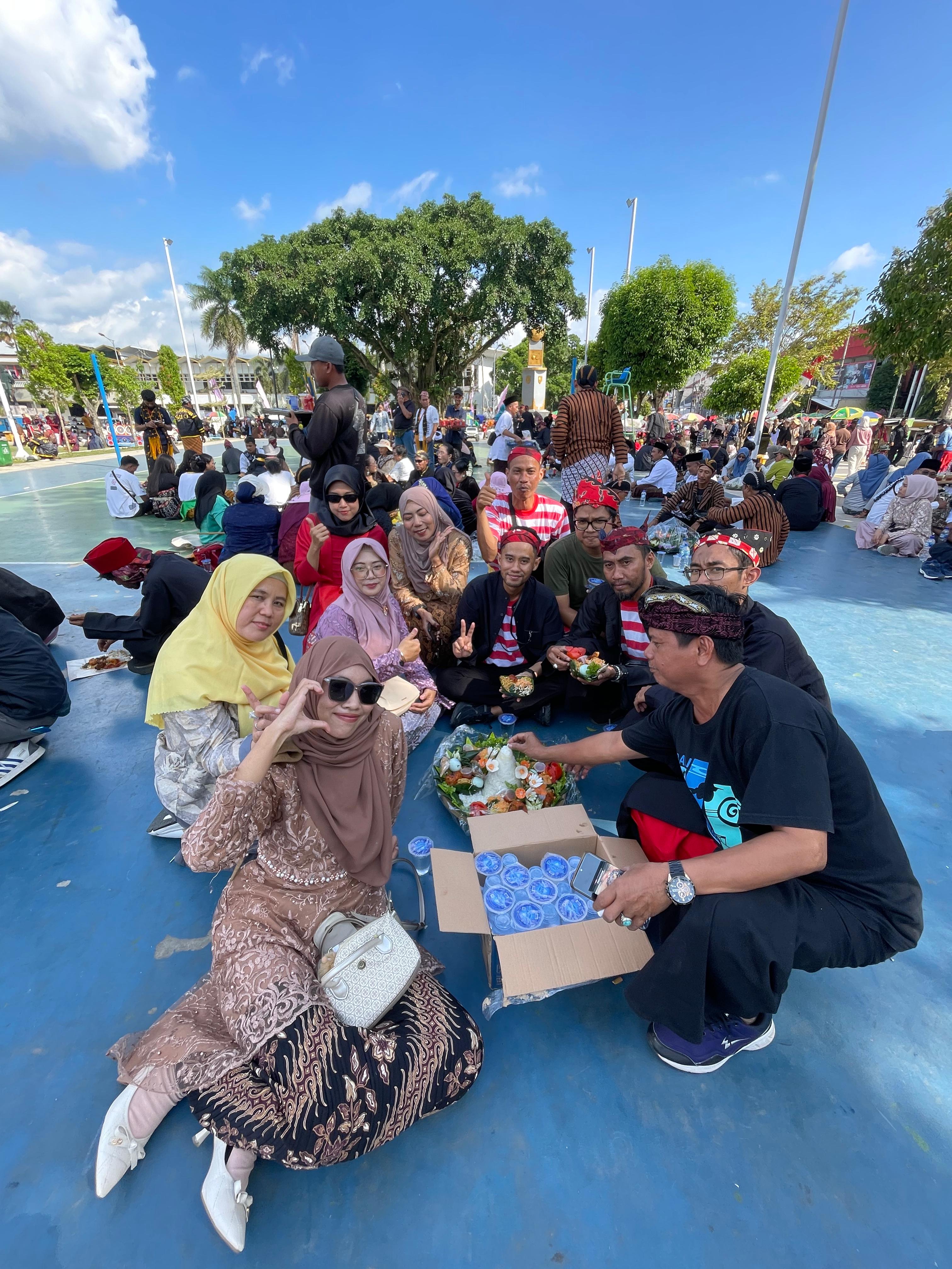 Dinas Koperasi dan Usaha Mikro Kabupaten Jember Hadiri Apel Kebangsaan Cinta Pluralisme di Alun-Alun Jember