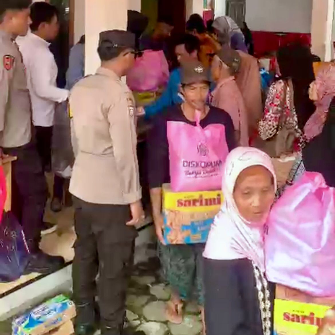 Bunga Desaku ke-5 : Gus Bupati Bersama UMKM, PKL, dan Mlijo di Kecamatan Sumberbaru