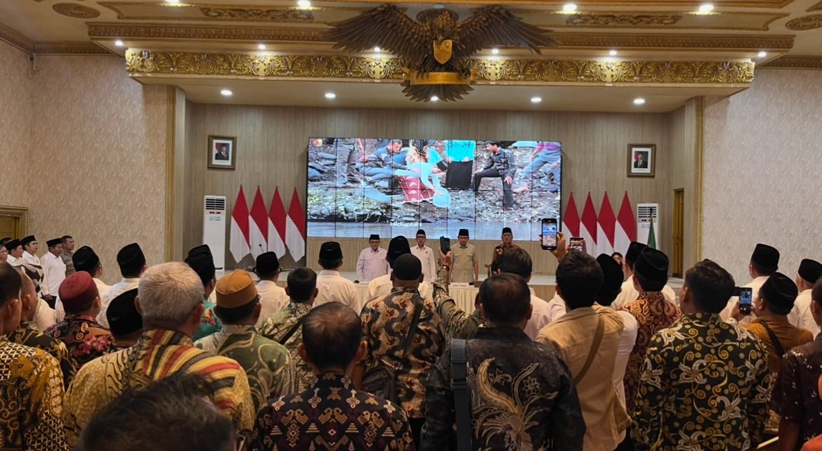 Gus Fawait Lantik Pengurus Dekopinda Jember 2026-2030, Dorong Koperasi Masuk Sekolah