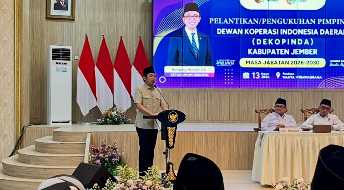 Gus Fawait Lantik Pengurus Dekopinda Jember 2026-2030, Dorong Koperasi Masuk Sekolah