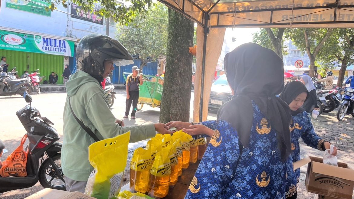 Operasi Pasar di Pasar Tanjung, Upaya Pemkab Jember Jaga Harga Bahan Pokok Tetap Stabil