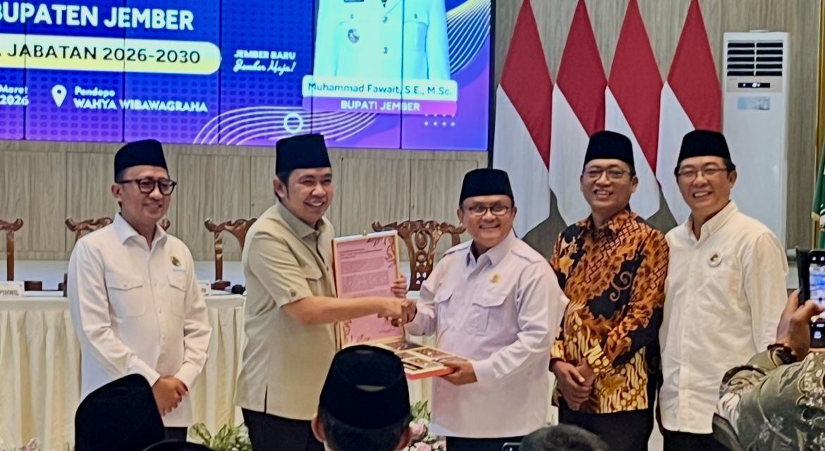 Gus Fawait Lantik Pengurus Dekopinda Jember 2026-2030, Dorong Koperasi Masuk Sekolah
