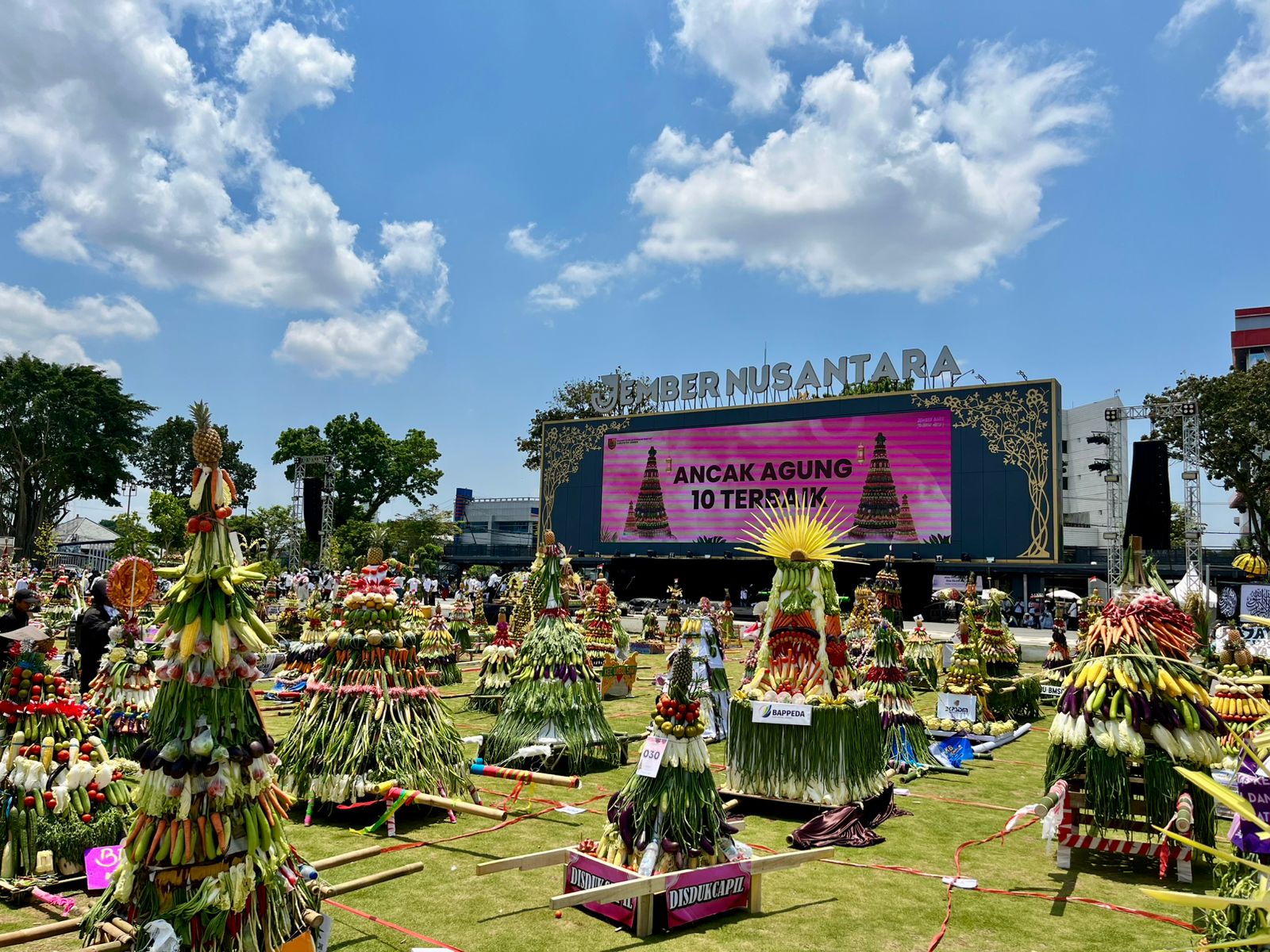 Kirab Ancak Agung 2025 : Diskopum Jember Hadir dengan Ancak Agung Agribisnis
