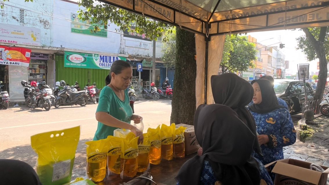Operasi Pasar di Pasar Tanjung, Upaya Pemkab Jember Jaga Harga Bahan Pokok Tetap Stabil