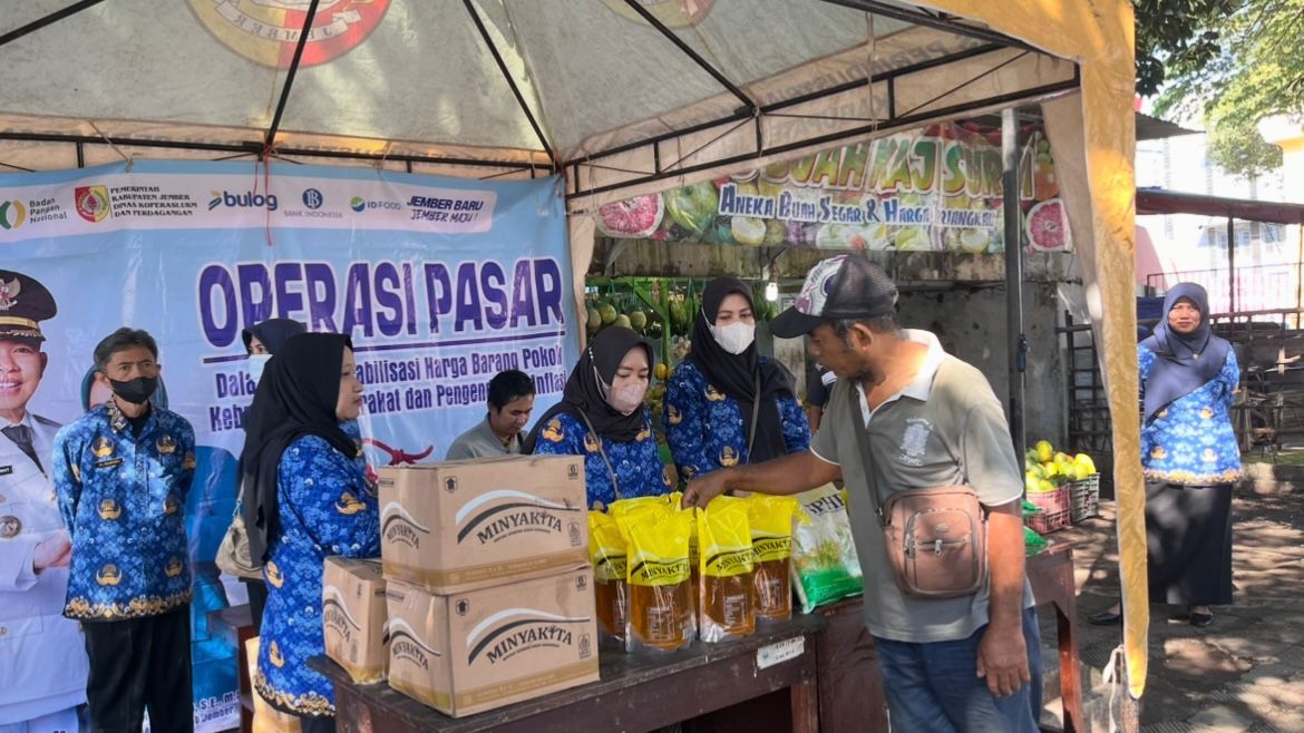 Operasi Pasar di Pasar Tanjung, Upaya Pemkab Jember Jaga Harga Bahan Pokok Tetap Stabil
