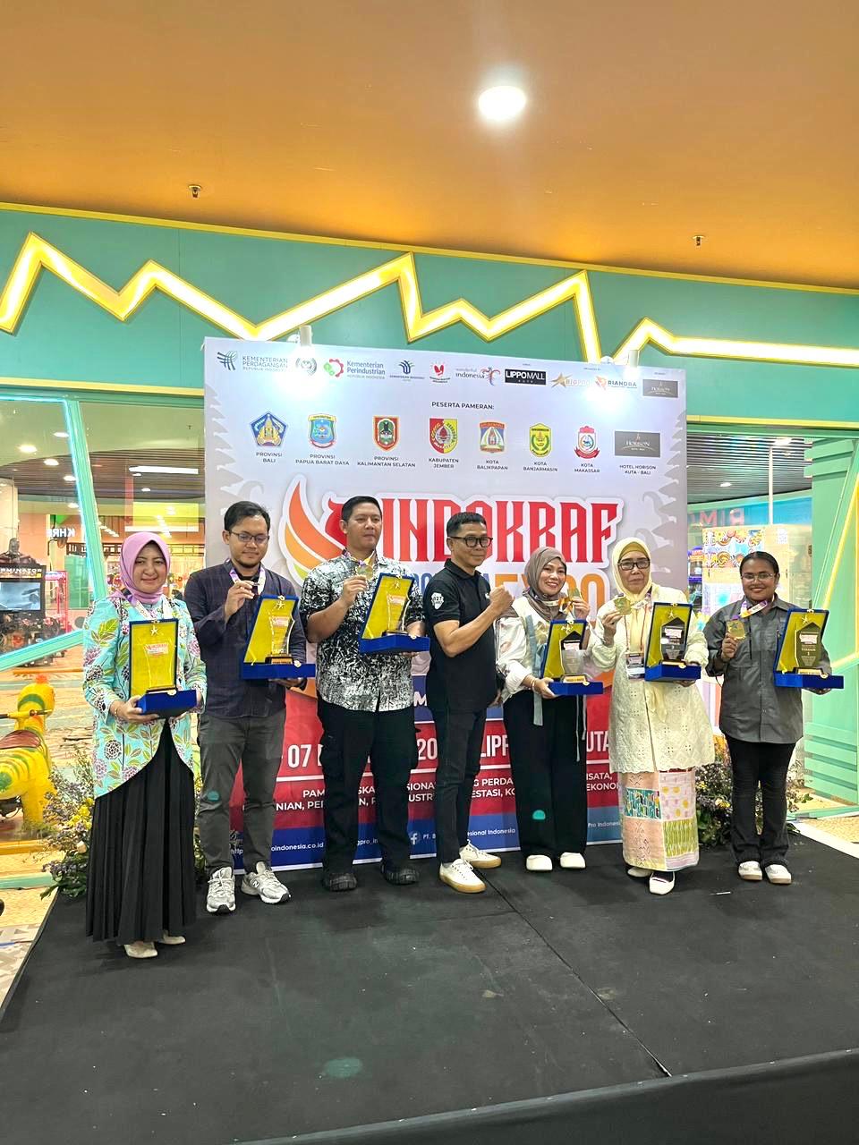 Diskopum Jember Raih Juara 1 Stand Terbaik di Indokraf Expo 2025
