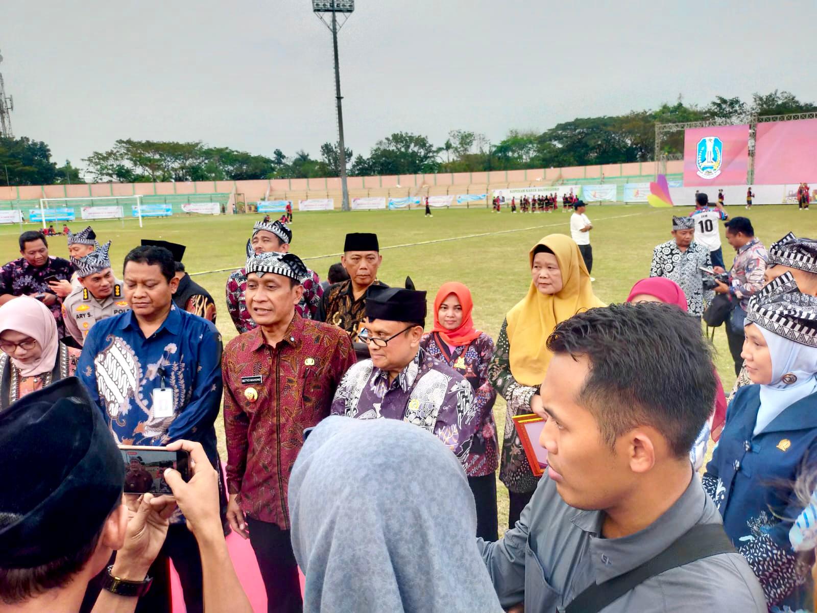 Kabupaten Jember Terima Penghargaan Tokoh Pembina Koperasi pada Peringatan Harkop ke-78 Provinsi Jatim di Bojonegoro