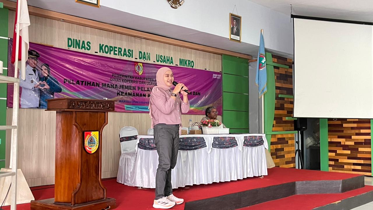 Tingkatkan Kualitas PKL Kuliner, Diskopum Jember Gelar Pelatihan Pelayanan dan Keamanan Pangan