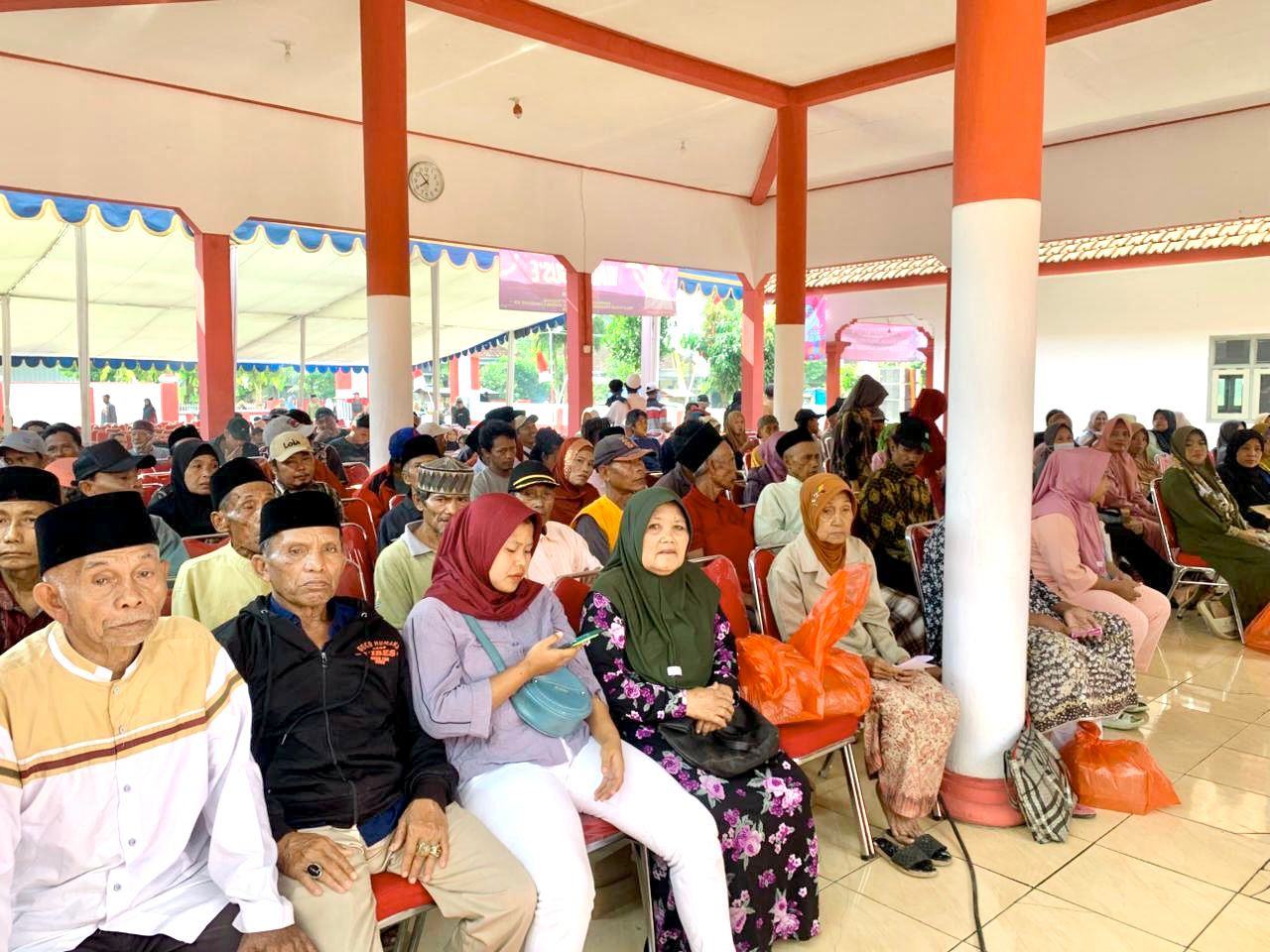 Bunga Desaku ke-5 : Gus Bupati Bersama UMKM, PKL, dan Mlijo di Kecamatan Sumberbaru