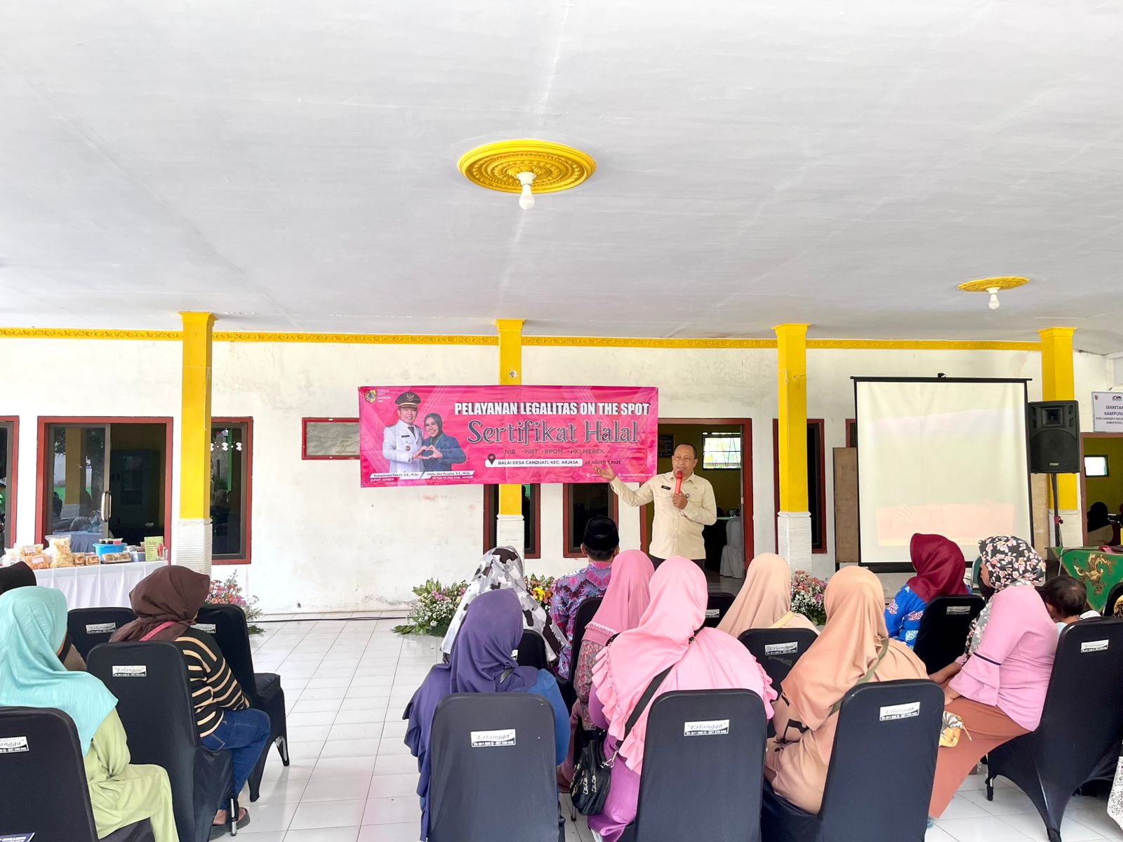 Bunga Desaku ke-4: Dinas Koperasi dan Usaha Mikro Kabupaten Jember Hadirkan Pelayanan Legalitas On The Spot di Desa Candijati, Arjasa