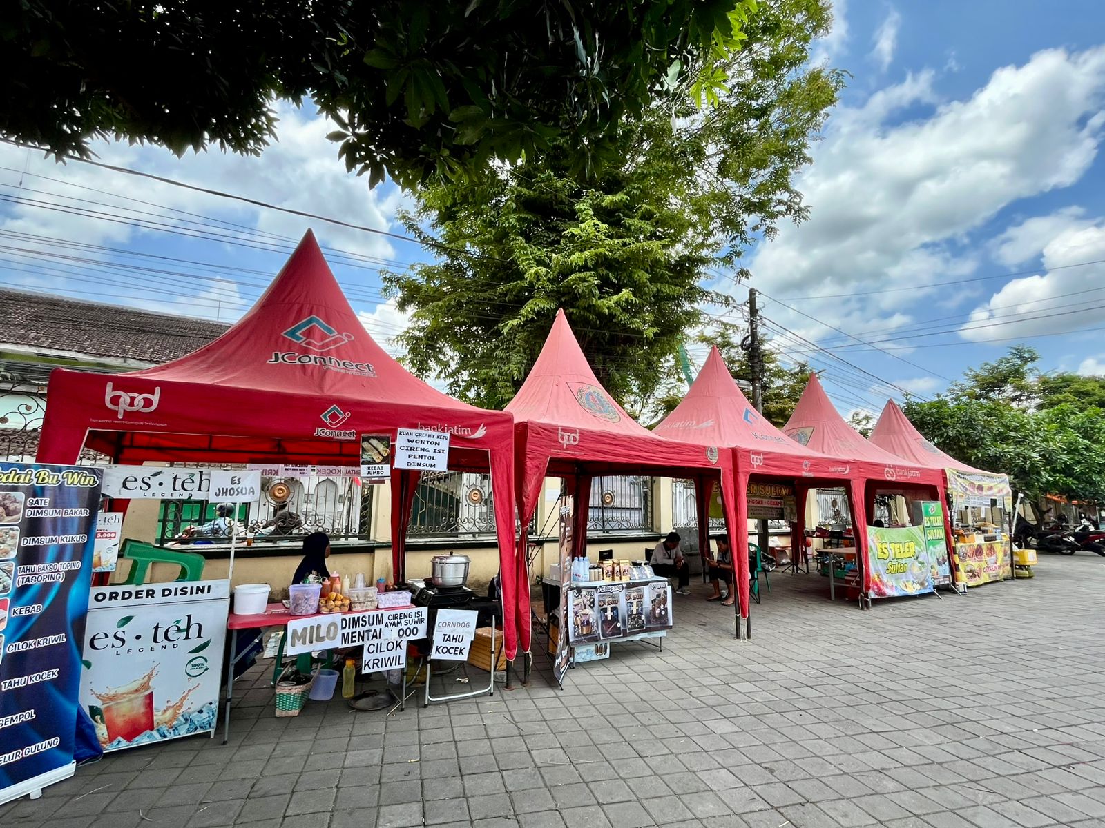 Diskopum Jember Hadirkan Pameran UMKM di Alun-Alun dan Stand UMKM di Berbagai Venue MTQ XXXI Jatim 2025