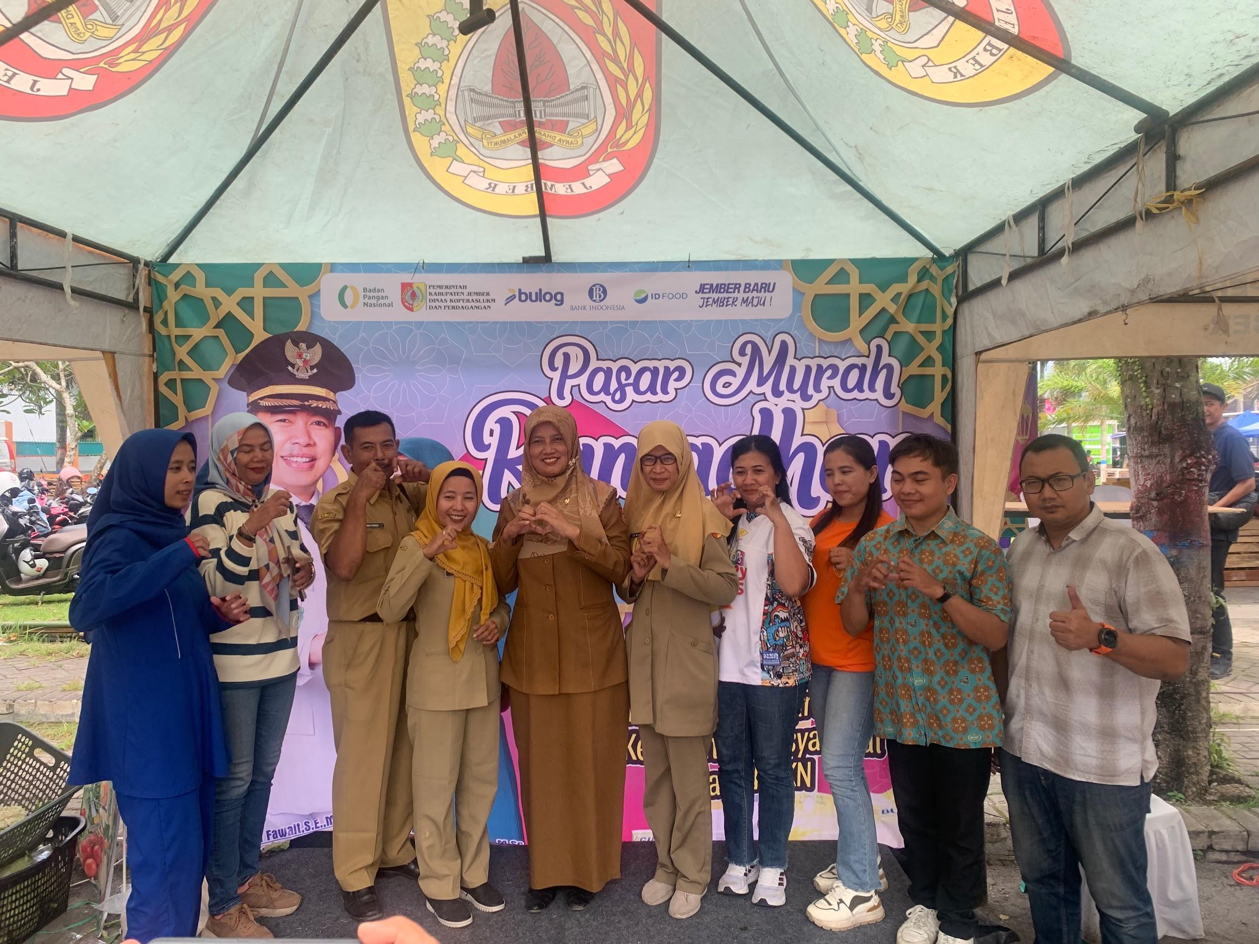 Pasar Murah Warnai Safari Ramadhan Pemkab Jember di Desa Wirowongso